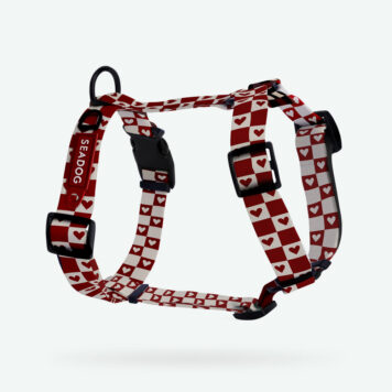 Bordowe szelki guard dla psa w beżową szachownicę SEADOG - wzór w serca